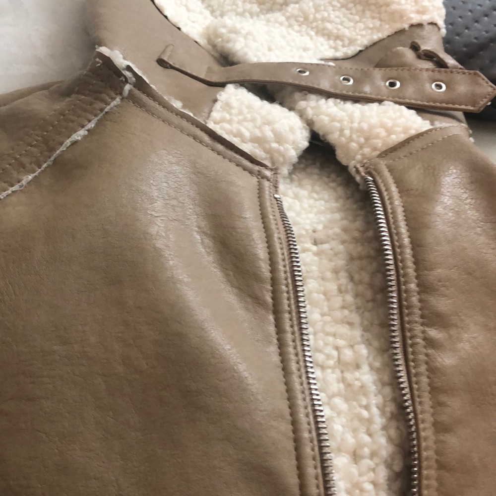 47. Jacket - Picture 6 of 7